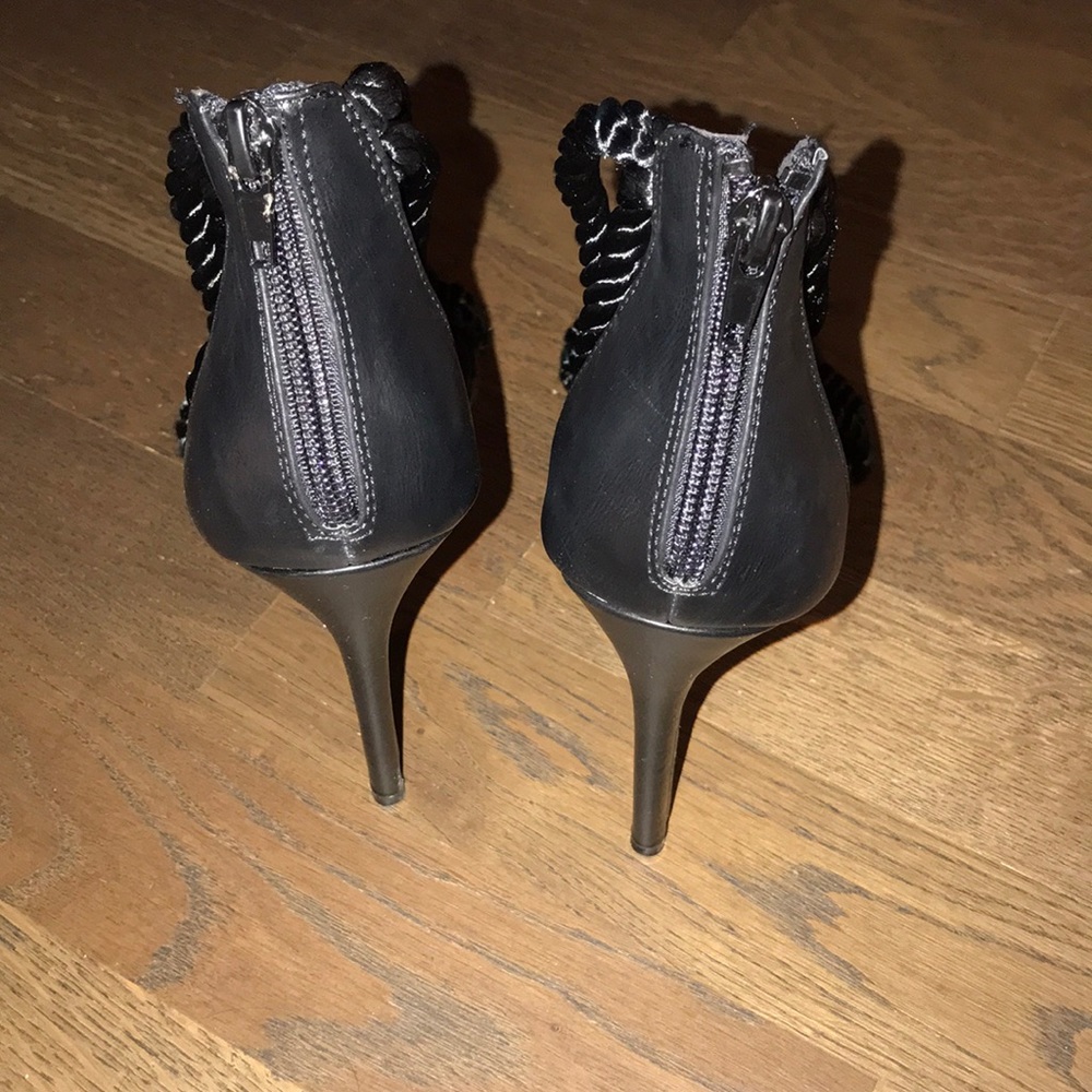 Missguided Knotted Tassle Barely There Sandals - Picture 3 of 5